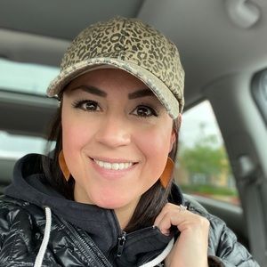 Meet your Posher, Mia